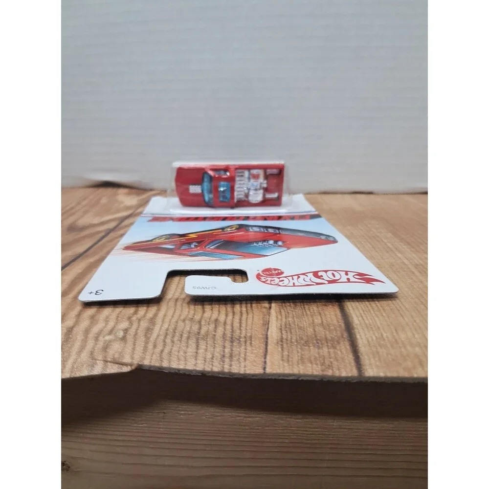 Hot Wheels Flying Customs 1:64 '72 Chevy Luv Pickup Diecast Red Unopened